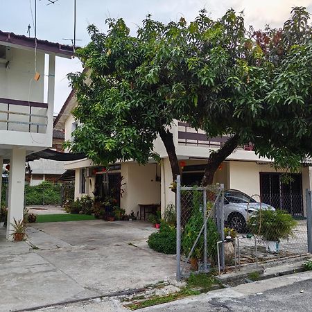 Little Cozy Homestay 哥打巴鲁 外观 照片